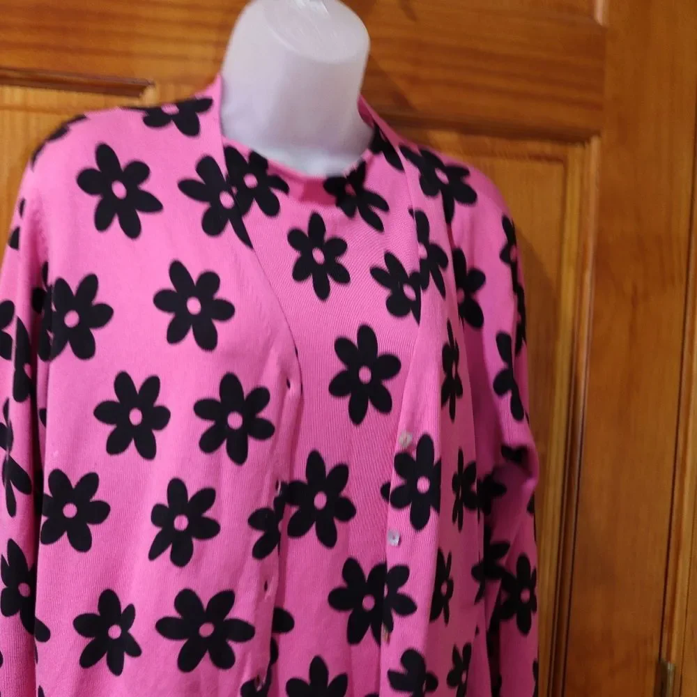Joseph A. Qu'est Ce Bright Pink with Black Daisy Print Cardigan Sweater & Shell